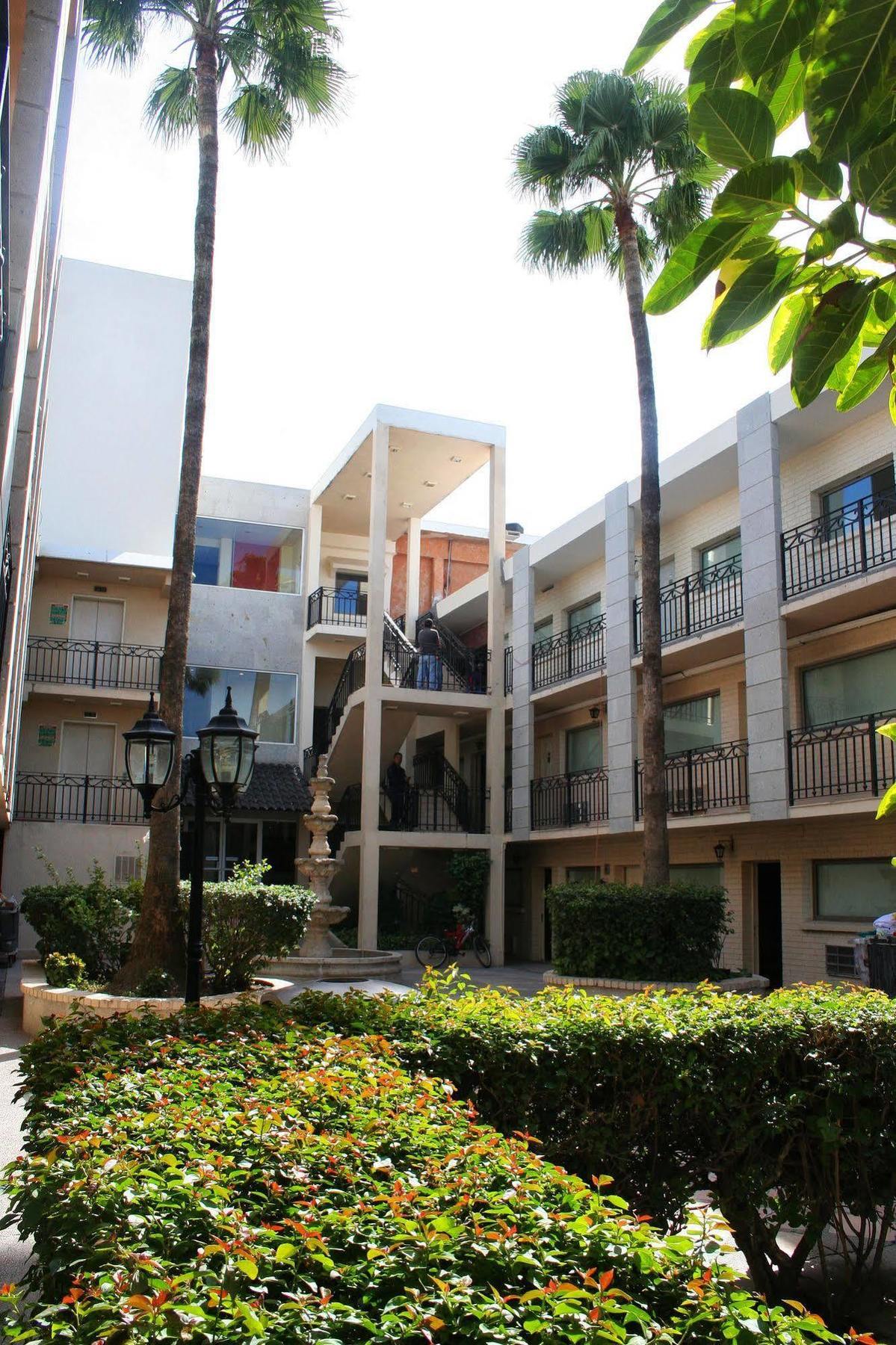 Hotel El Camino Inn & Suites Reynosa Exteriör bild