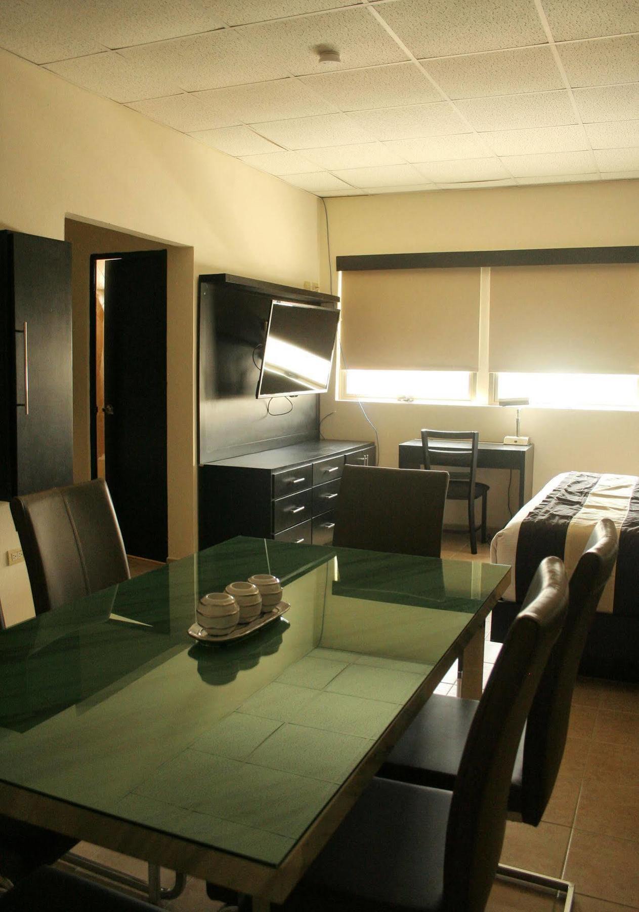 Hotel El Camino Inn & Suites Reynosa Exteriör bild