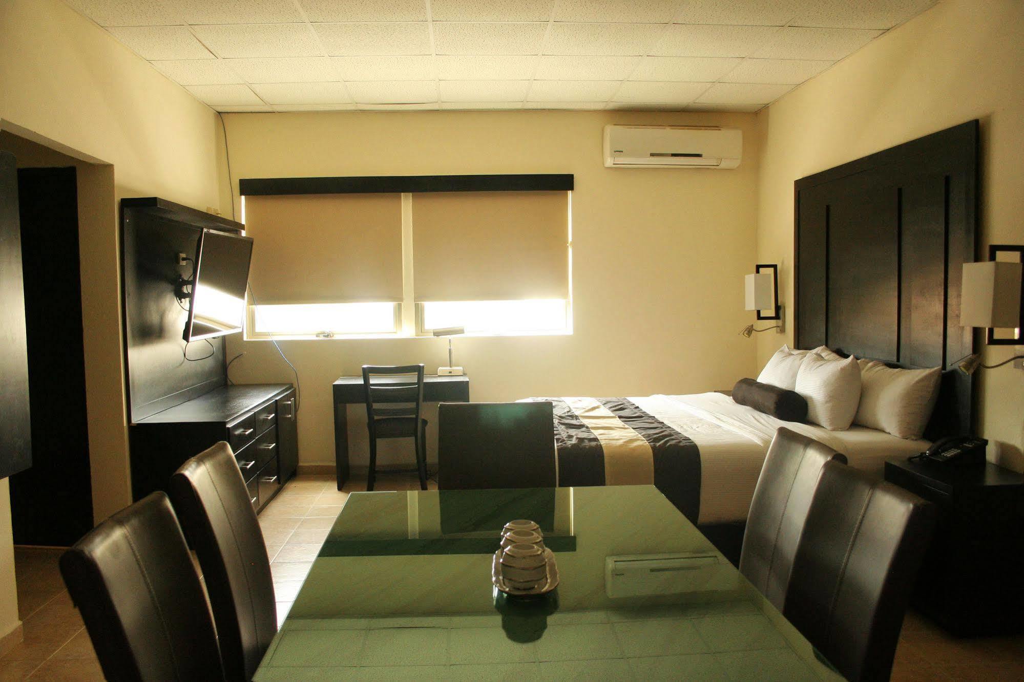 Hotel El Camino Inn & Suites Reynosa Exteriör bild