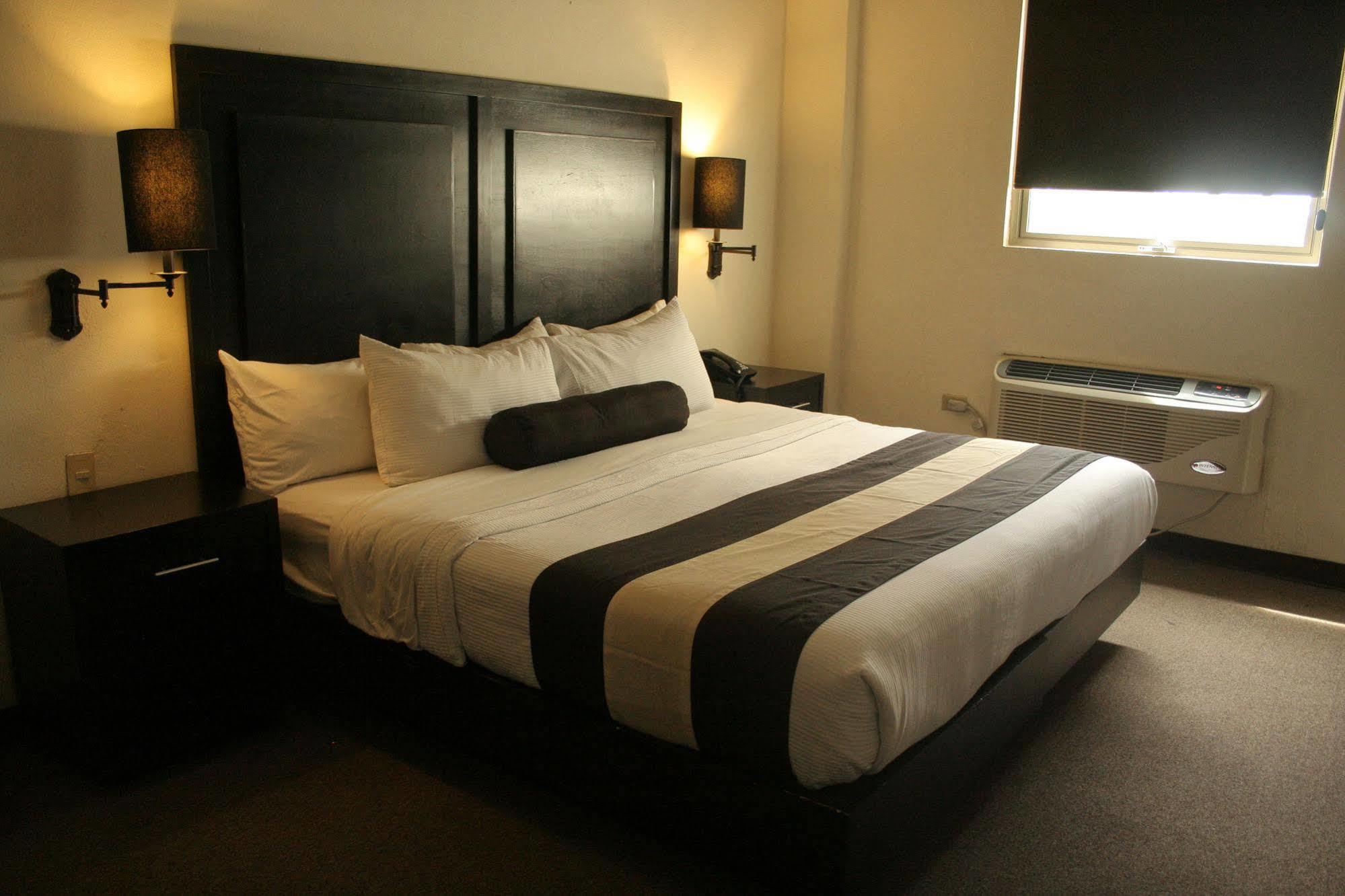 Hotel El Camino Inn & Suites Reynosa Exteriör bild