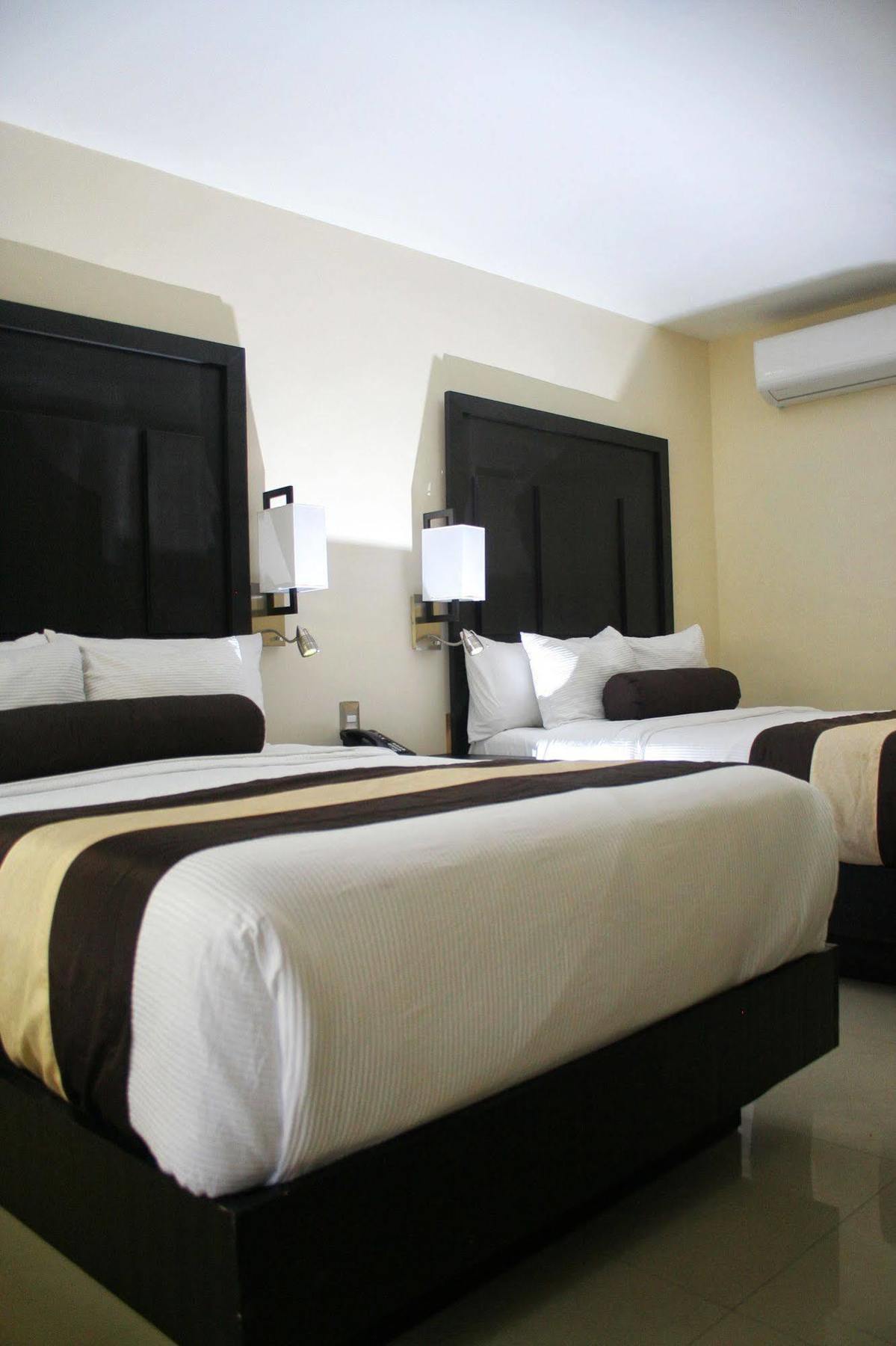 Hotel El Camino Inn & Suites Reynosa Exteriör bild