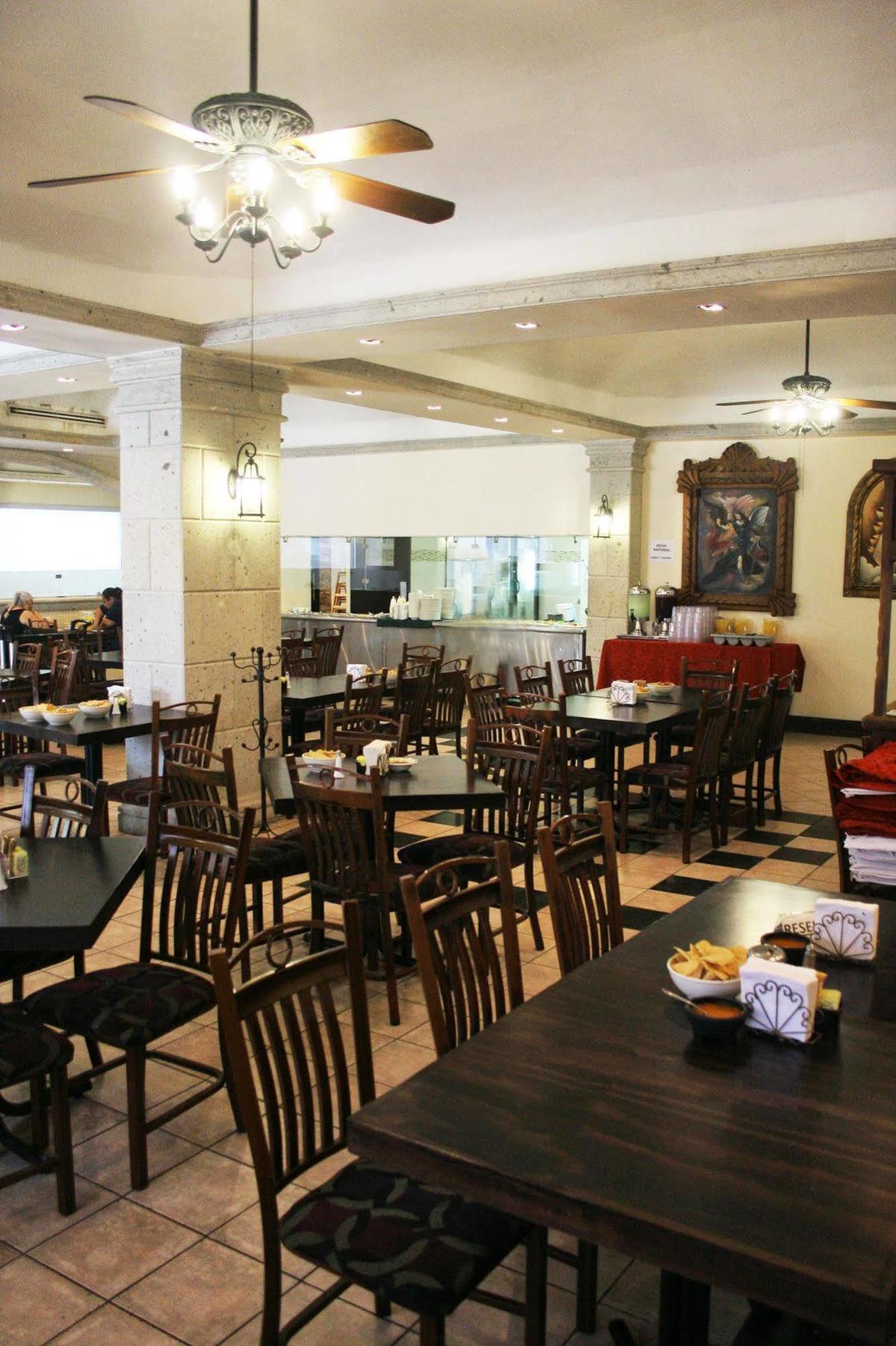 Hotel El Camino Inn & Suites Reynosa Exteriör bild