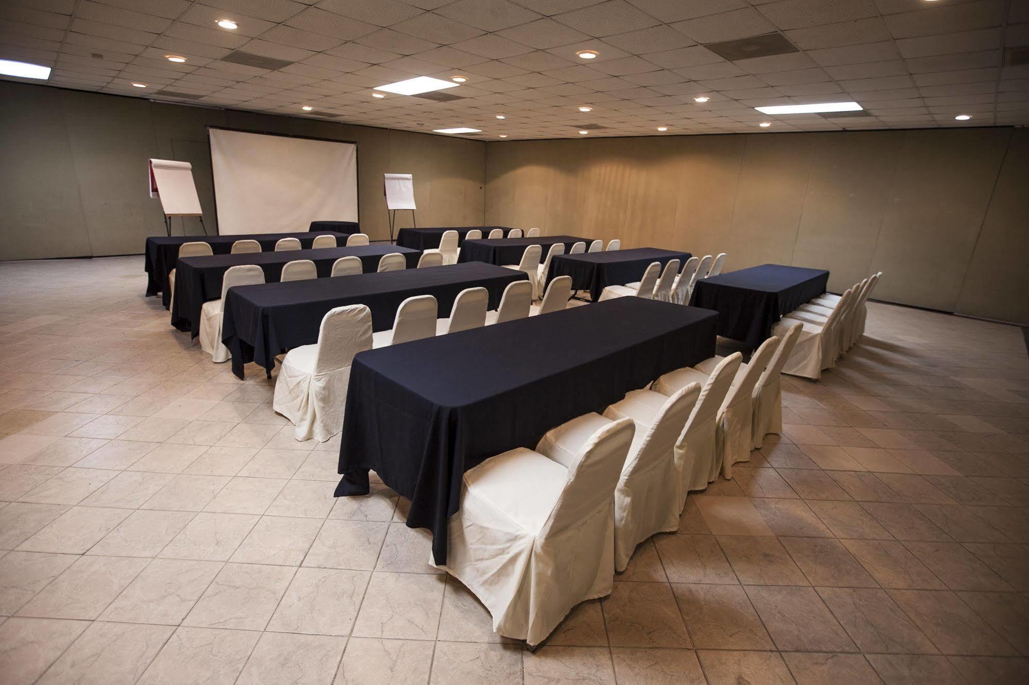Hotel El Camino Inn & Suites Reynosa Exteriör bild