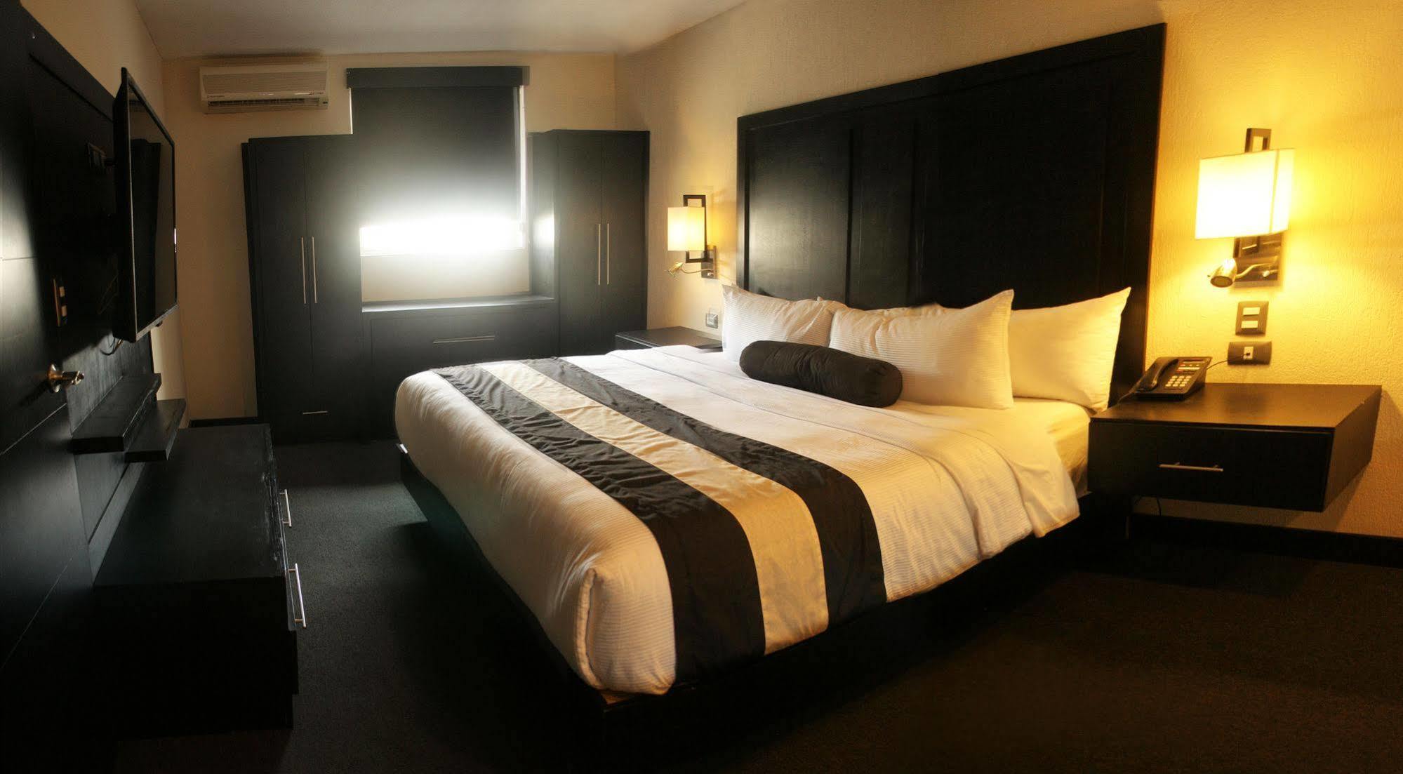 Hotel El Camino Inn & Suites Reynosa Exteriör bild